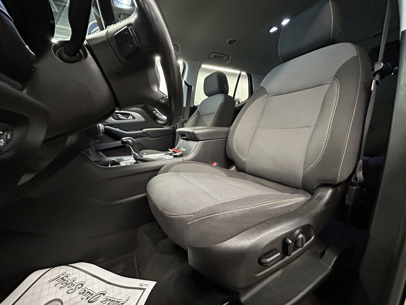 Used 2020 Chevrolet Traverse LT image 12