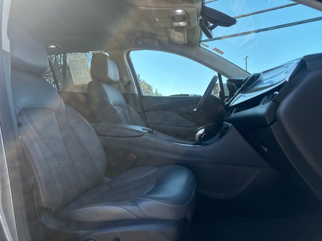 Used 2019 Buick Envision Essence AWD/4WD image 16