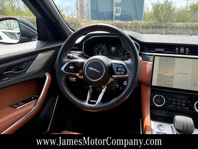 Used 2025 Jaguar F-PACE R-Dynamic S image 15