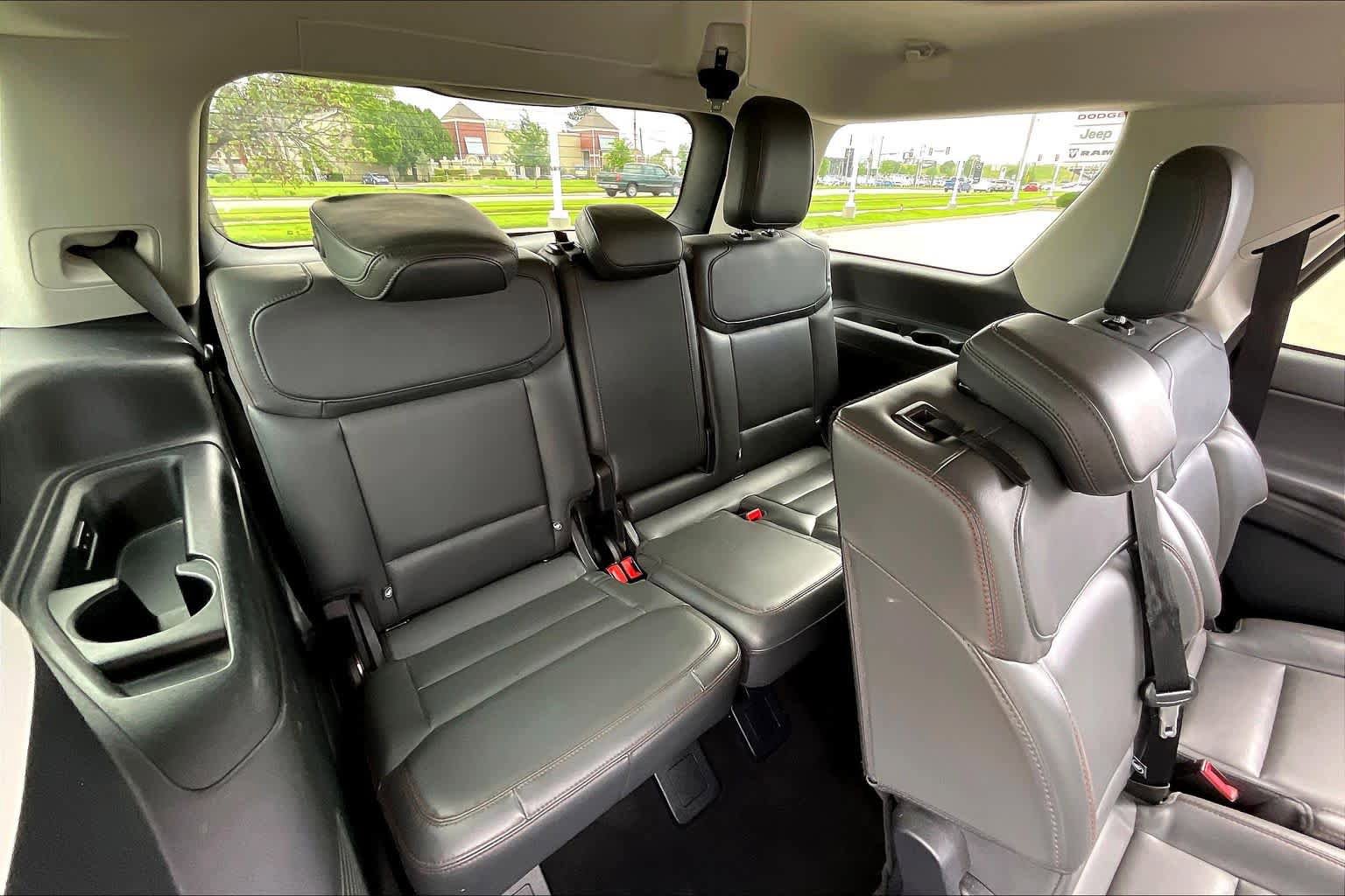 Used 2025 Ford Expedition Active AWD/4WD image 35