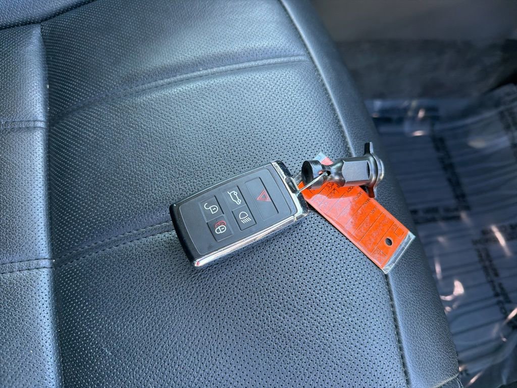 Used 2020 Land Rover Range Rover Evoque S AWD/4WD image 34