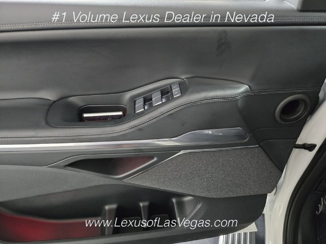 Used 2026 Lincoln Navigator Reserve w/ Jet Appearance Package AWD/4WD image 30
