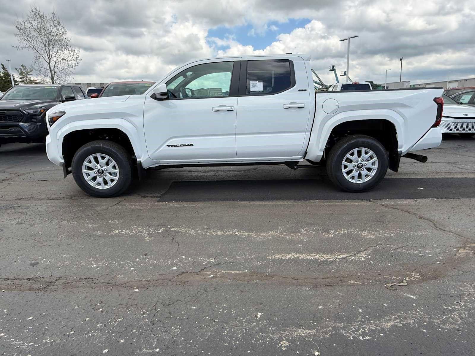New 2026 Toyota Tacoma SR5 AWD/4WD image 3