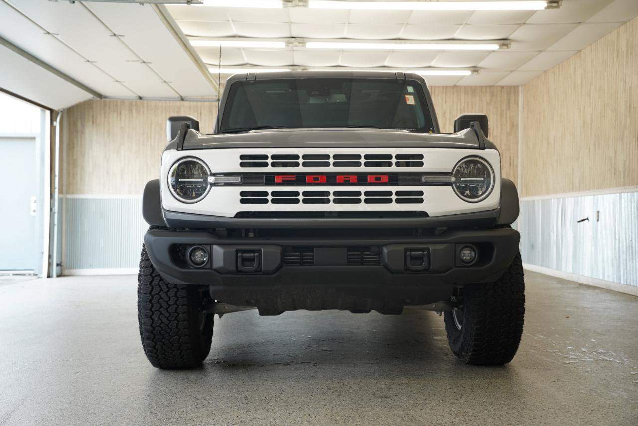 Used 2025 Ford Bronco Heritage Edition AWD/4WD image 2