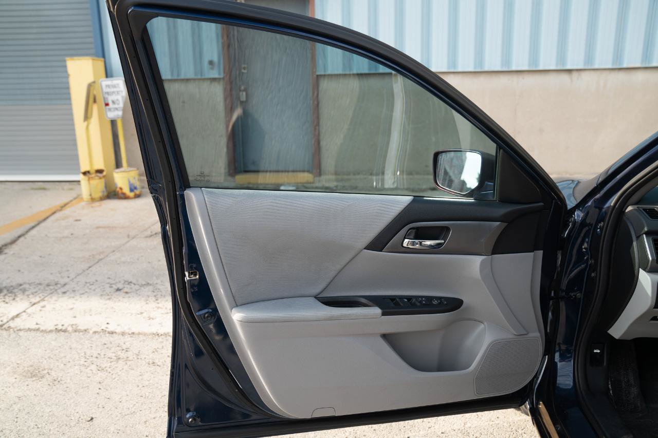 Used 2015 Honda Accord LX image 18