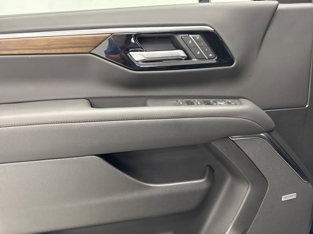New 2026 Chevrolet Suburban High Country w/ Sun And Tow Package image 9