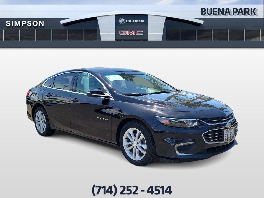 Used 2018 Chevrolet Malibu LT w/ Leather Package FWD image 2