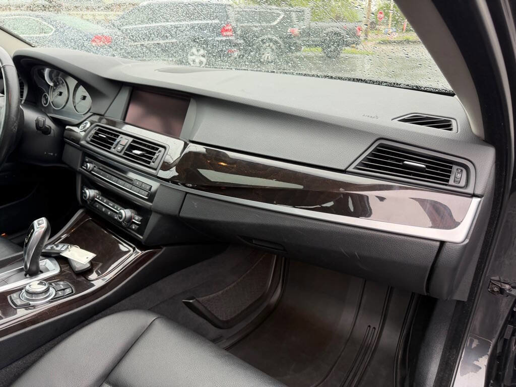 Used 2011 BMW 535i xDrive Sedan AWD/4WD image 12
