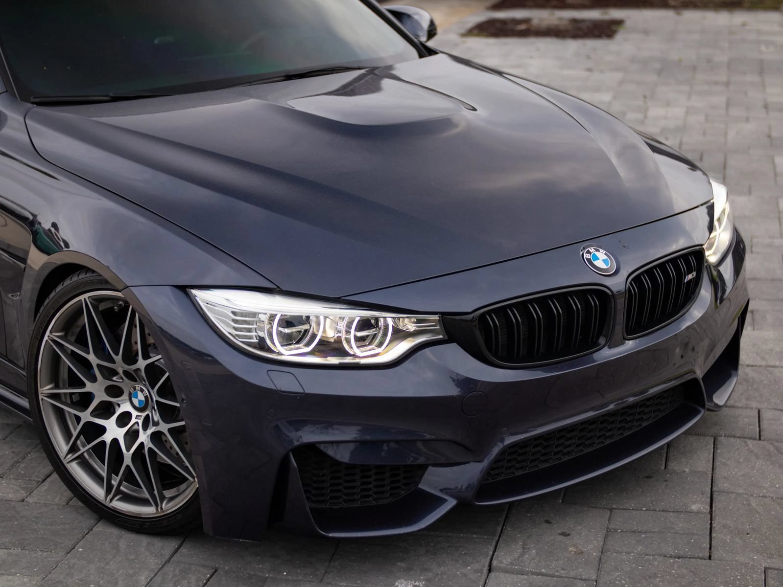 Used 2017 BMW M3 RWD image 3
