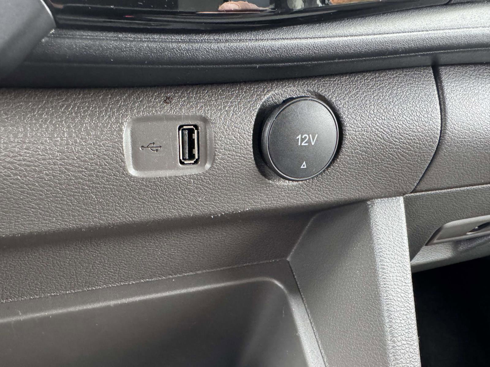 Used 2023 Ford Transit 350 XLT image 26