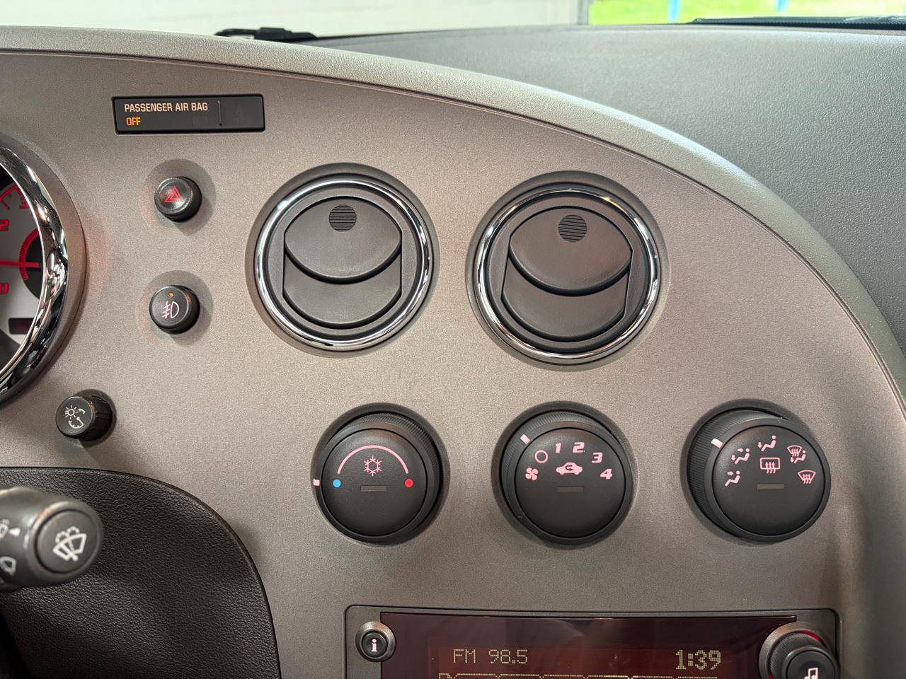 Used 2006 Pontiac Solstice Convertible w/ Premium Package image 35