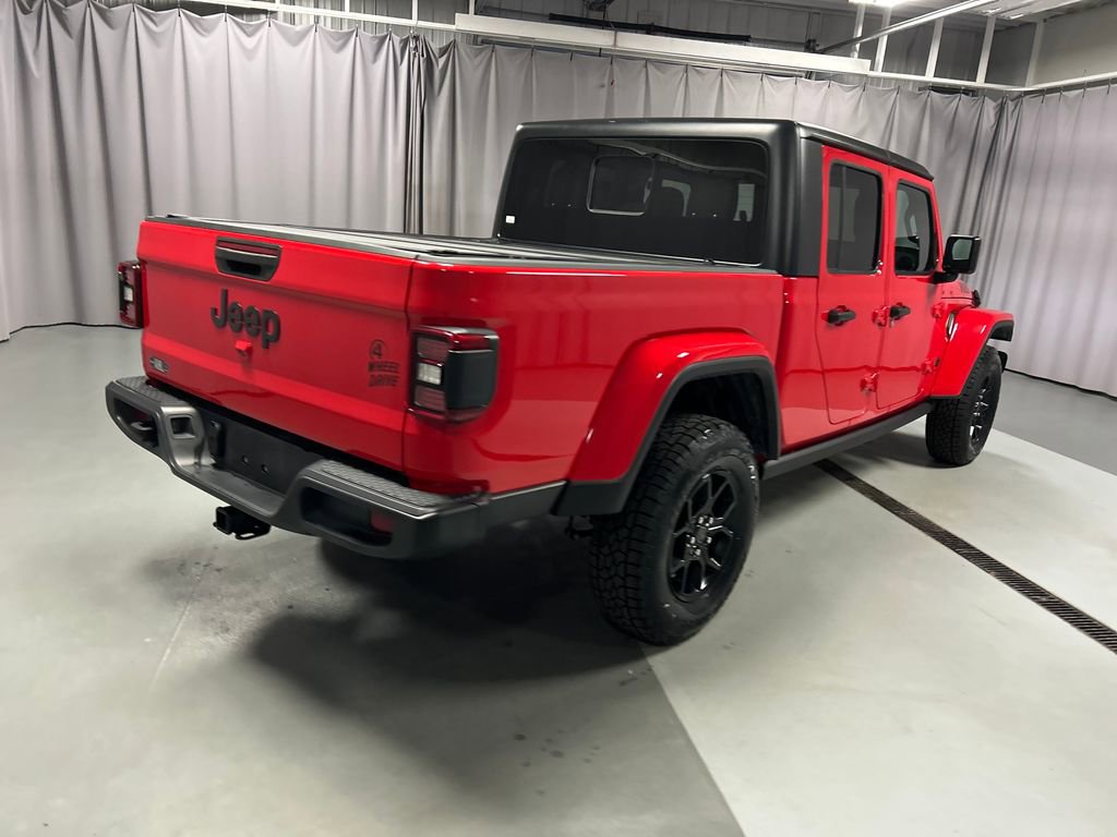 Used 2024 Jeep Gladiator Sport image 7