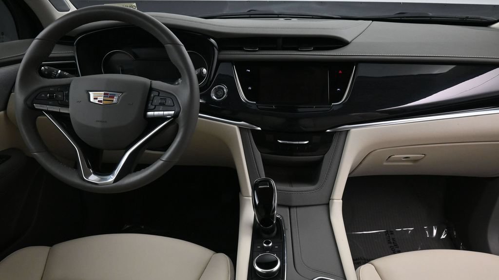 Certified 2024 Cadillac XT6 Premium Luxury FWD image 4