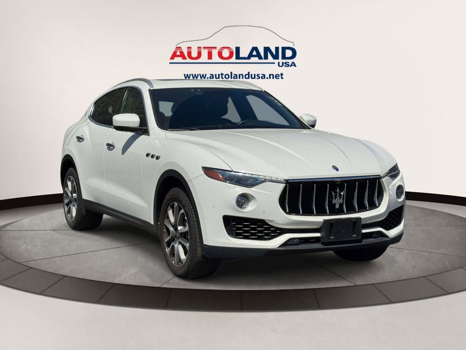 Used 2018 Maserati Levante S AWD/4WD image 2