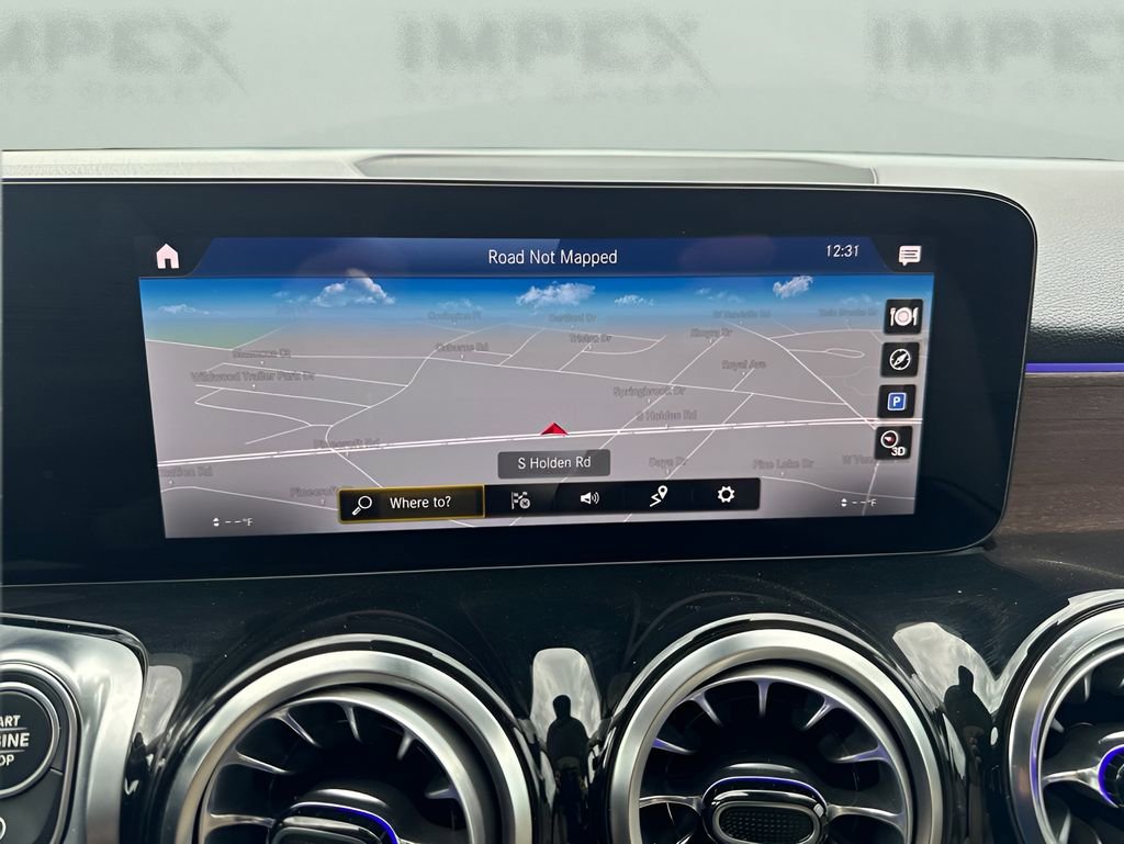 Used 2022 Mercedes-Benz GLB 250 4MATIC w/ Premium Package Lite image 19