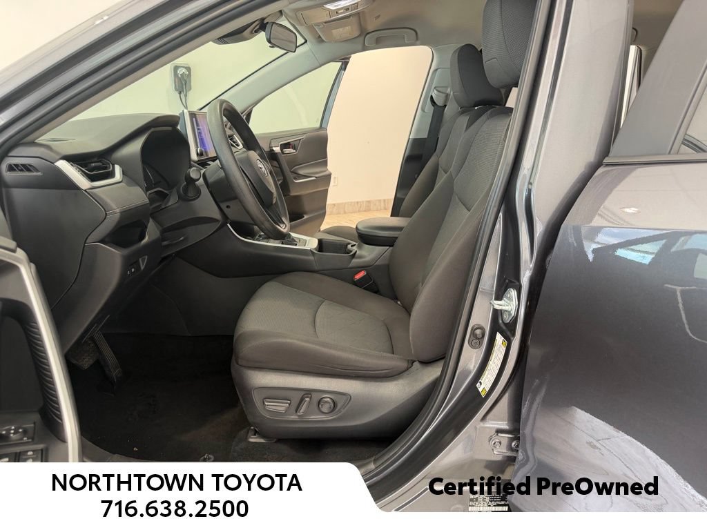 Used 2024 Toyota RAV4 XLE AWD/4WD image 13