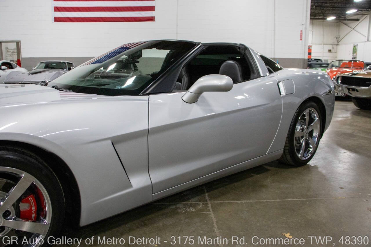 Used 2009 Chevrolet Corvette Coupe w/ Preferred Equipment Group RWD image 22
