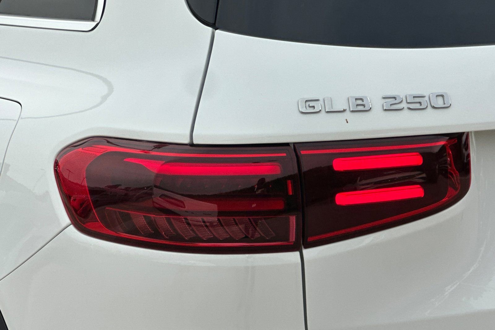 New 2026 Mercedes-Benz GLB 250 image 14