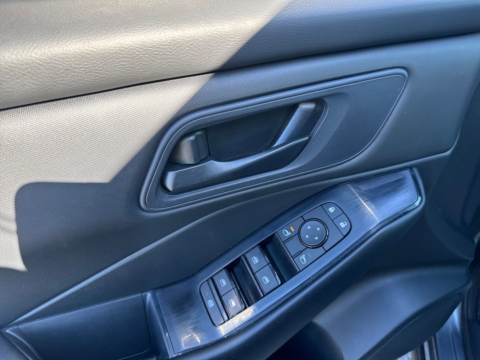 Certified 2025 Nissan Rogue S image 11