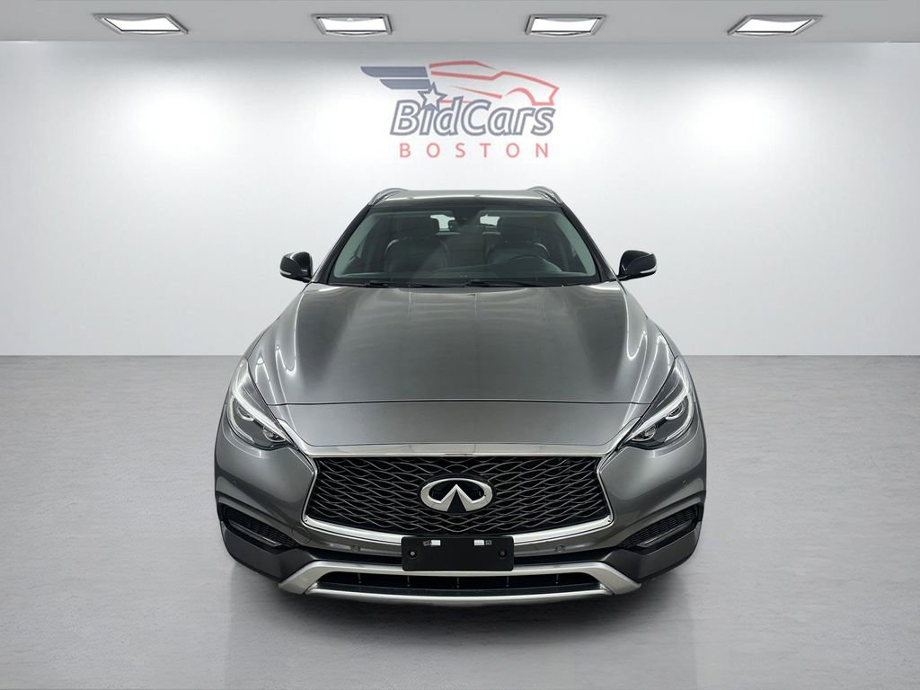 Used 2017 INFINITI QX30 Premium w/ Navigation Package image 2