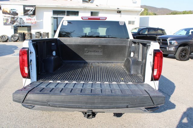 Used 2024 GMC Sierra 1500 SLT image 32