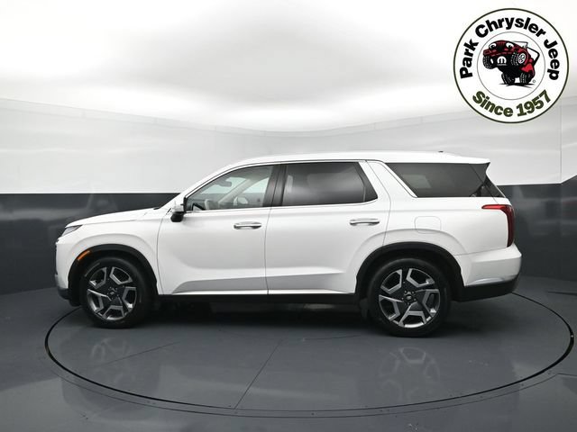 Used 2023 Hyundai Palisade Limited AWD/4WD image 3