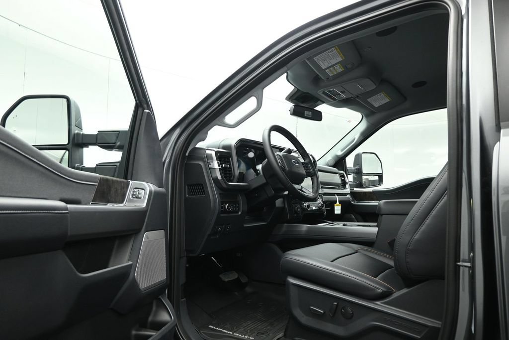 New 2026 Ford F250 Lariat w/ Black Appearance Package AWD/4WD image 8