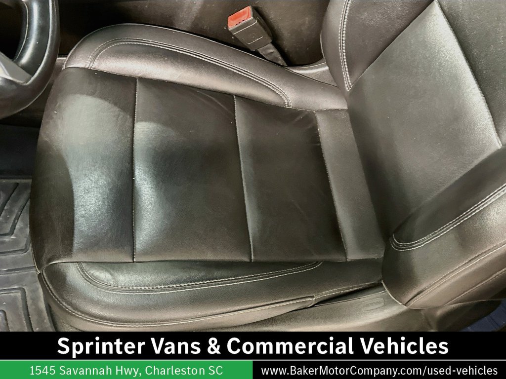 Used 2021 Chevrolet Suburban LT w/ Luxury Package RWD image 21