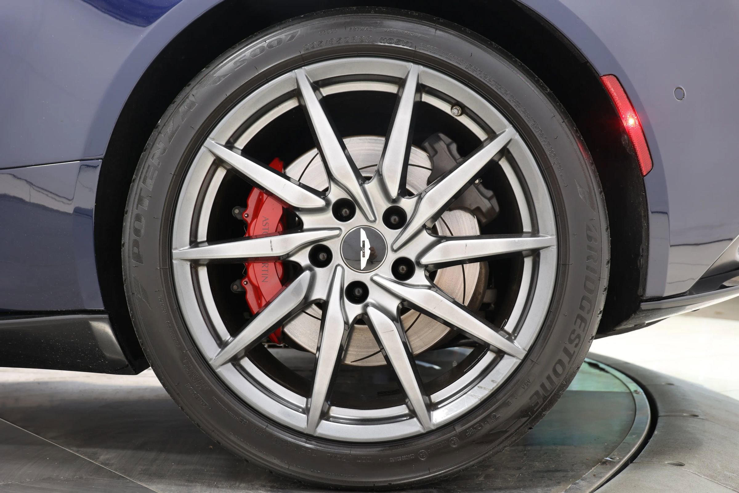 Used 2017 Aston Martin DB11 V12 image 94