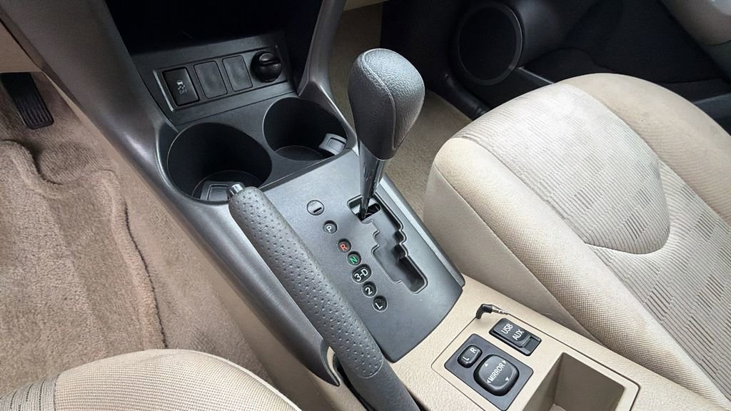 Used 2012 Toyota RAV4 4WD image 24