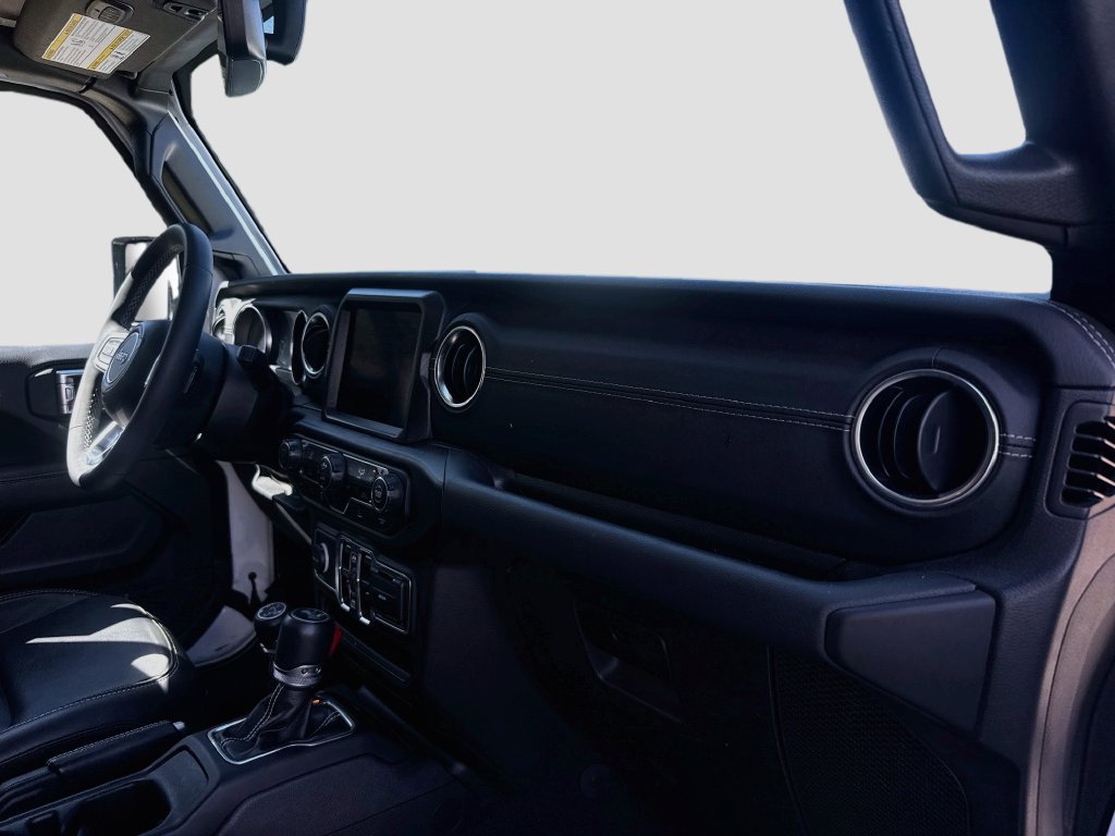 Used 2023 Jeep Wrangler Unlimited Sahara AWD/4WD image 33