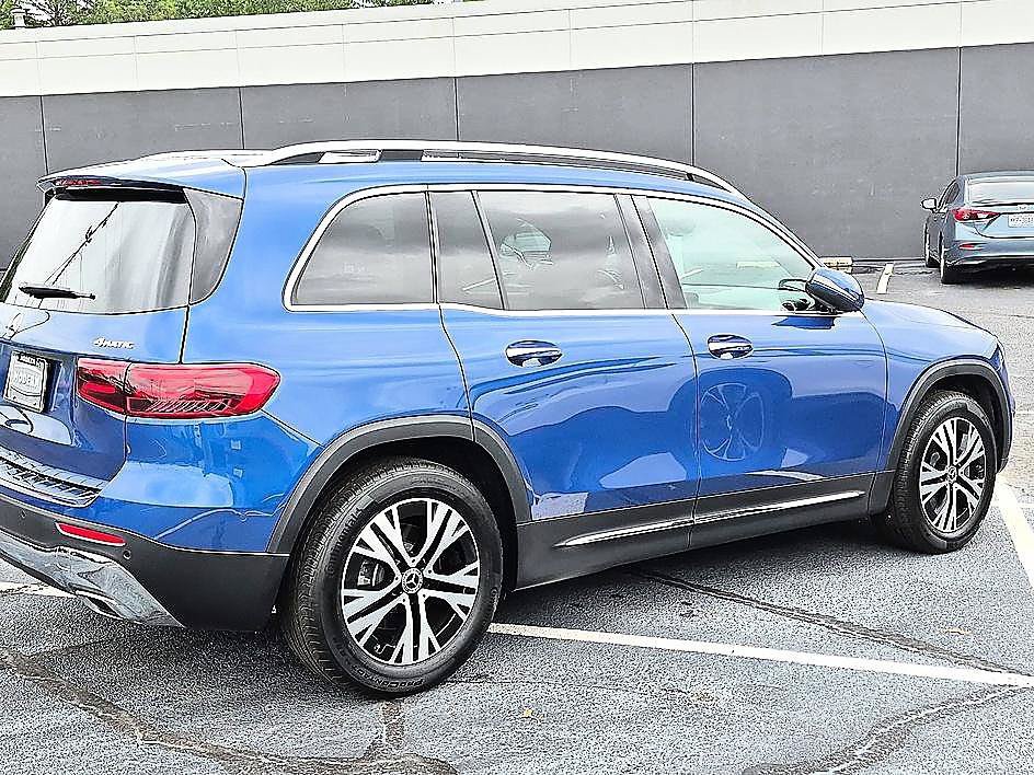 Used 2024 Mercedes-Benz GLB 250 4MATIC image 5