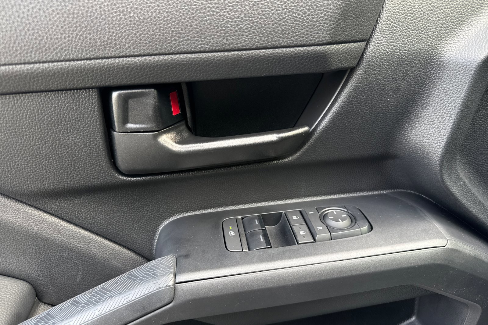 New 2025 Toyota Tacoma SR image 11