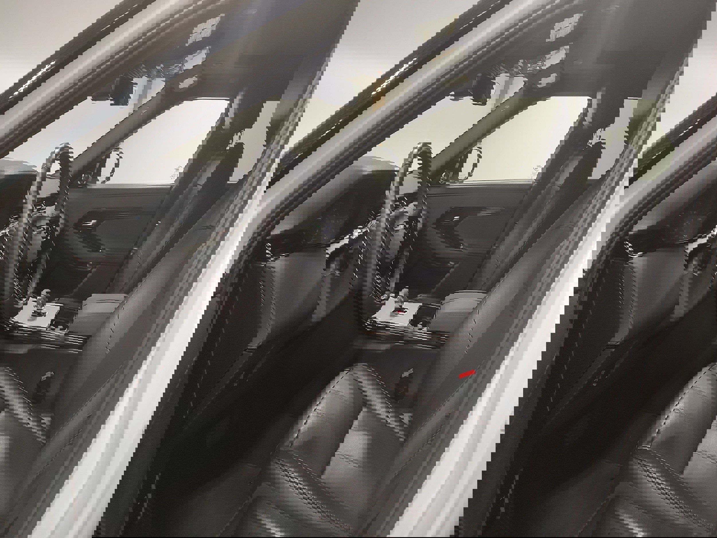 Used 2024 Land Rover Range Rover Evoque S image 10