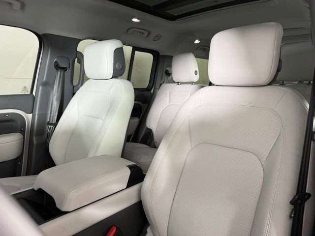 New 2026 Land Rover Defender 130 X-Dynamic SE AWD/4WD image 16