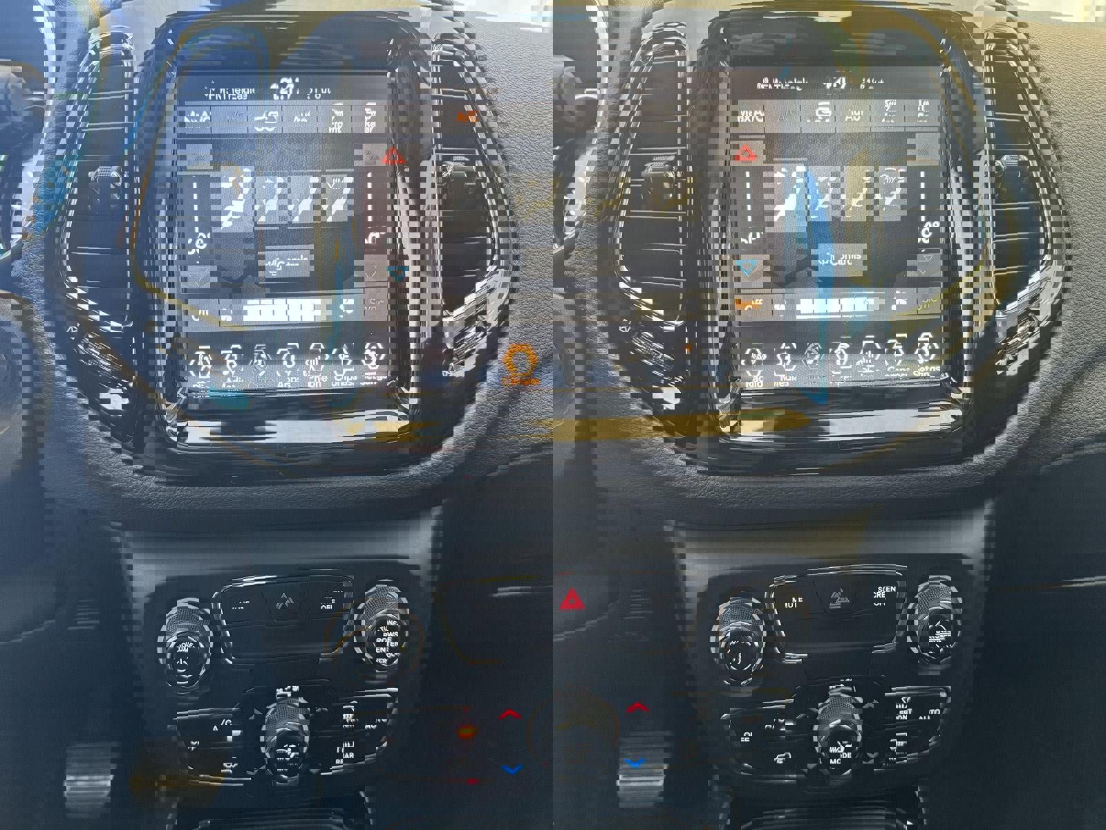 Used 2018 Jeep Compass Limited AWD/4WD image 21