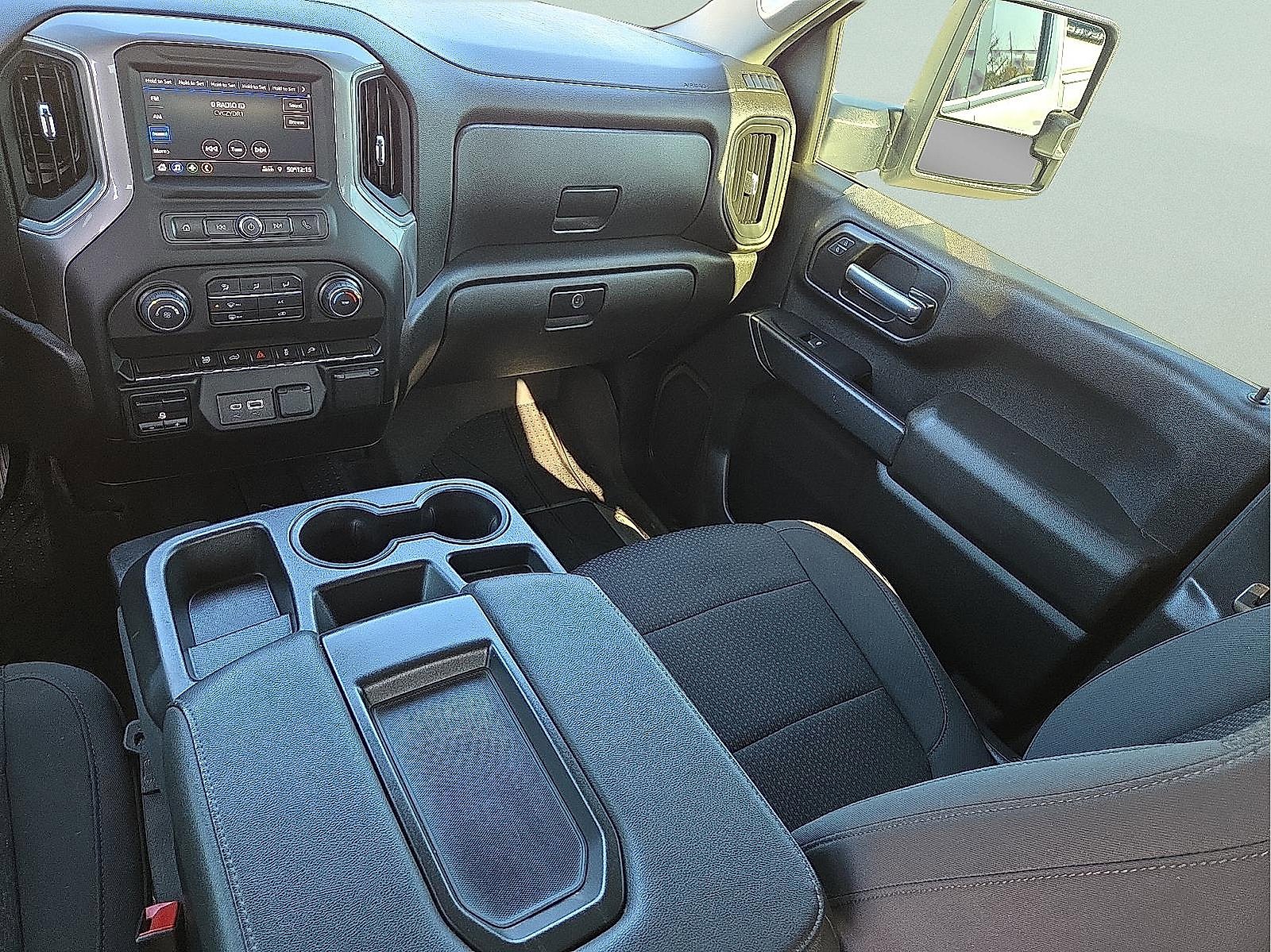 Used 2022 Chevrolet Silverado 2500 Custom w/ Custom Value Package image 12