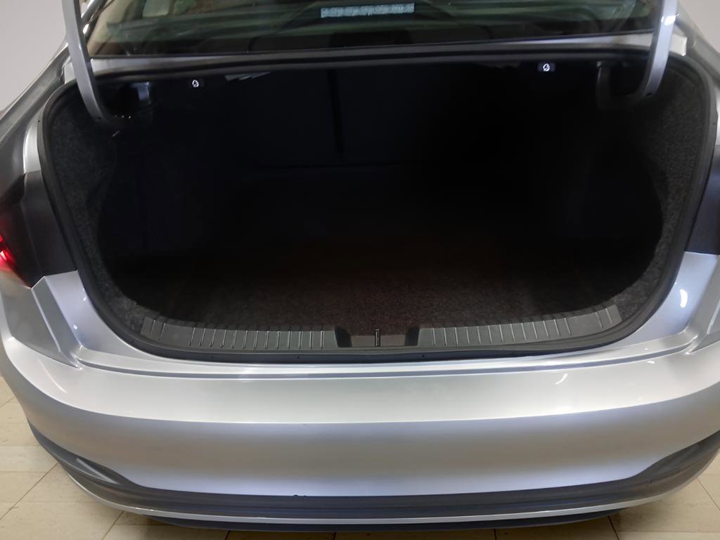 Used 2024 Volkswagen Jetta SE FWD image 21