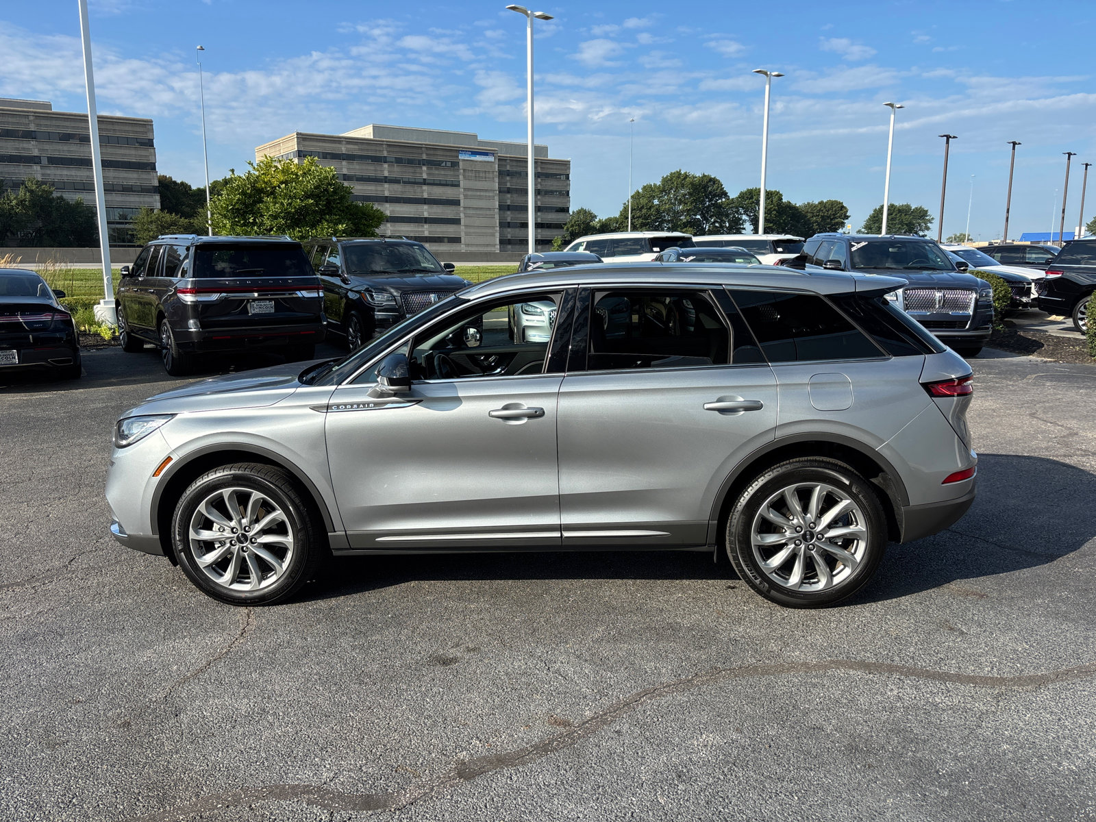 Certified 2022 Lincoln Corsair AWD w/ Premium Package image 4