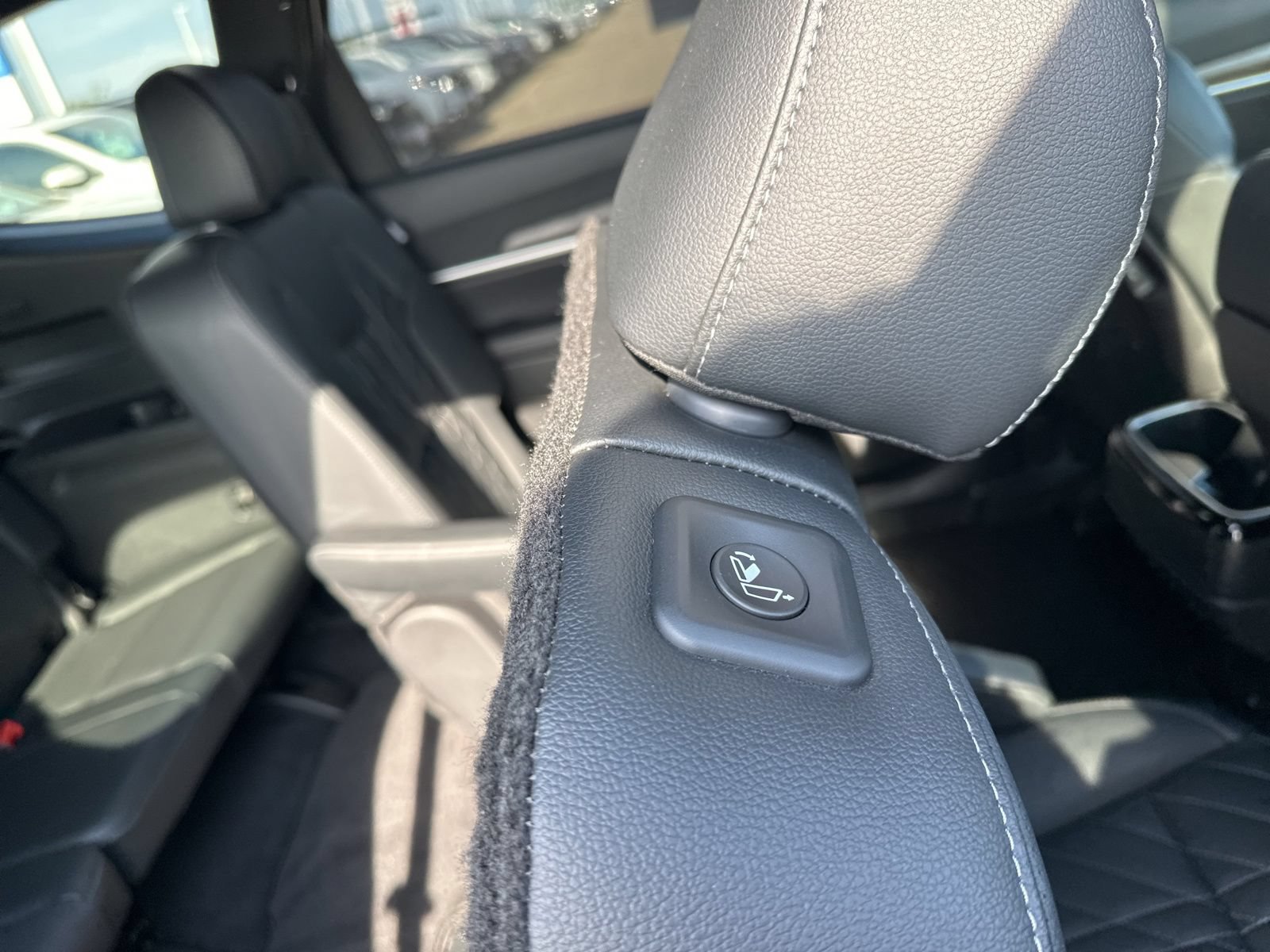 Used 2025 Kia Telluride EX X-Line AWD/4WD image 32