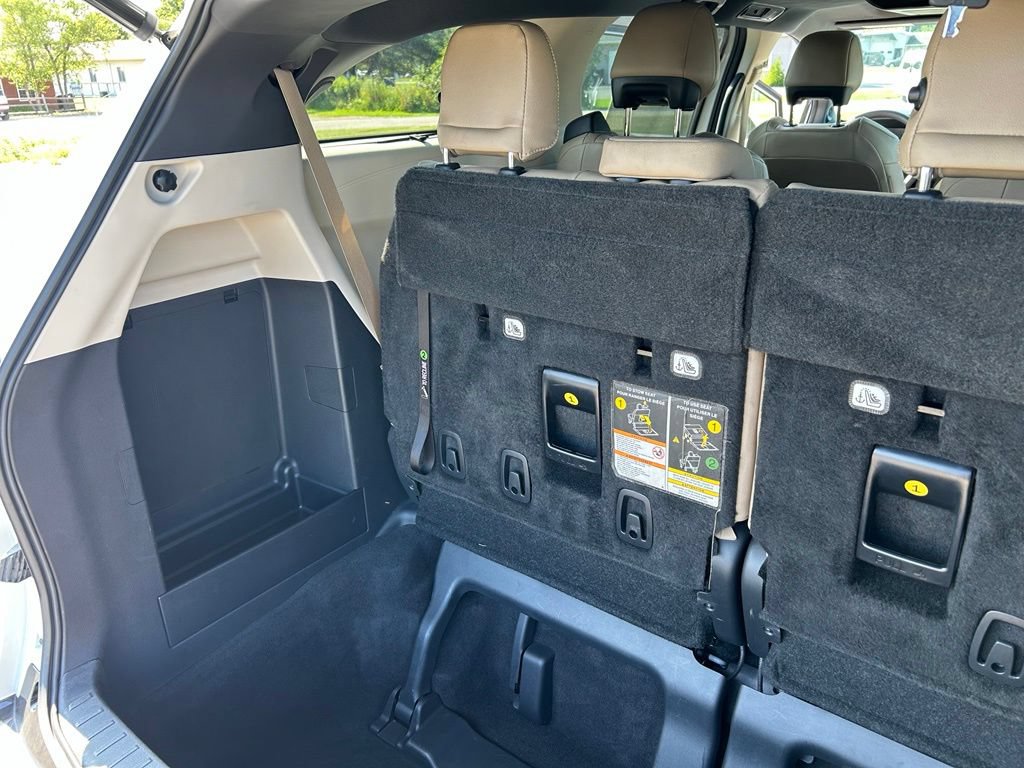 Used 2021 Toyota Sienna Limited AWD/4WD image 45