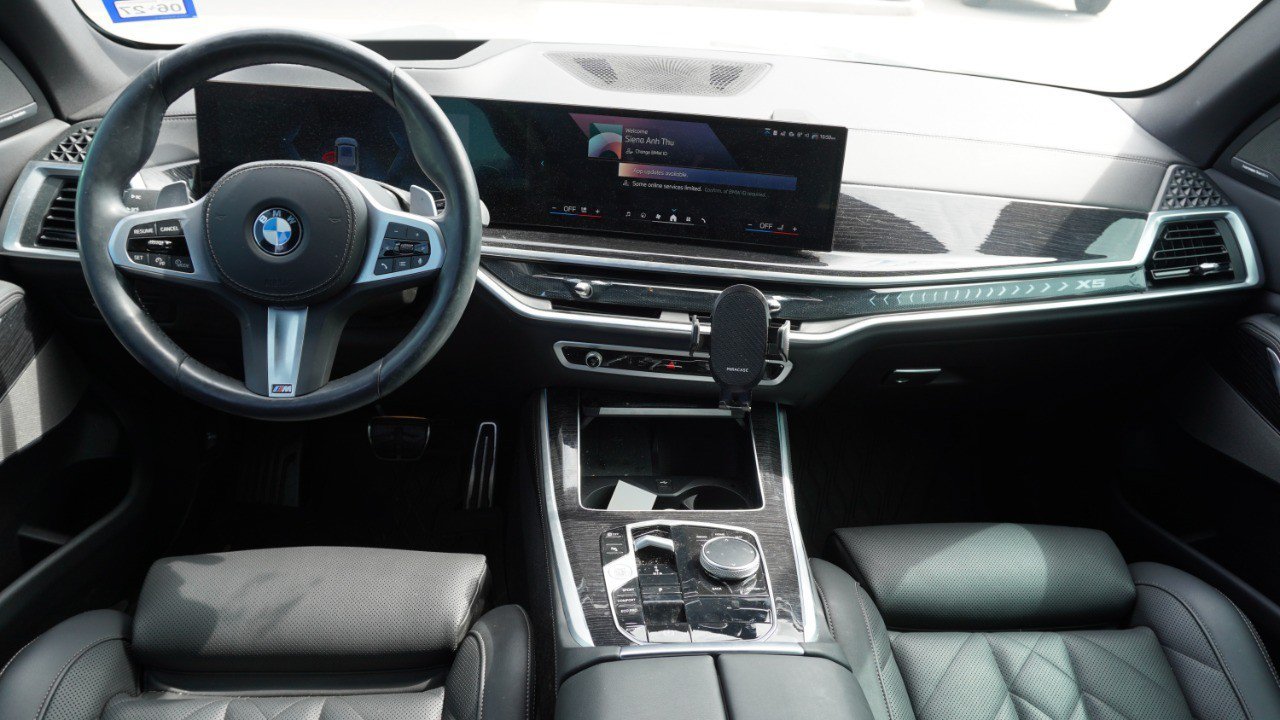 Used 2025 BMW X5 sDrive40i w/ M Sport Package RWD image 13