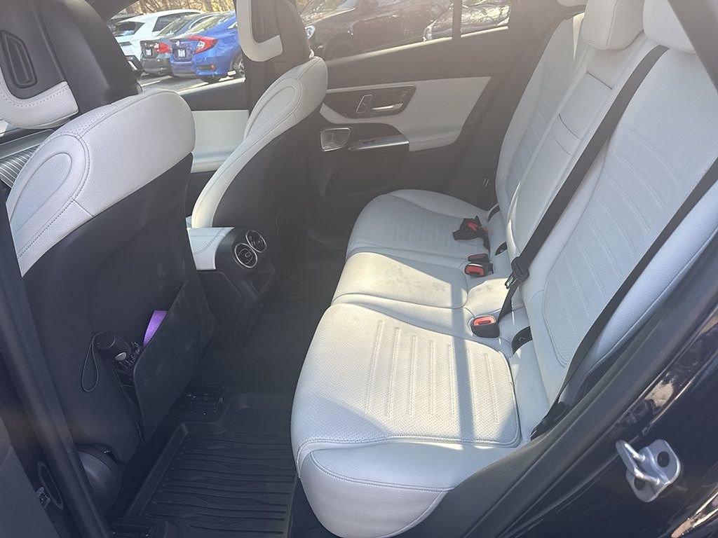 Used 2023 Mercedes-Benz GLC 300 4MATIC image 10