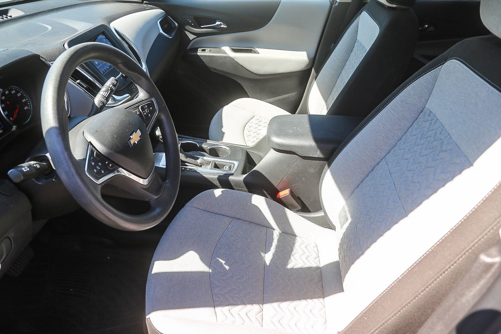 Used 2022 Chevrolet Equinox LS w/ LS Convenience Package image 5