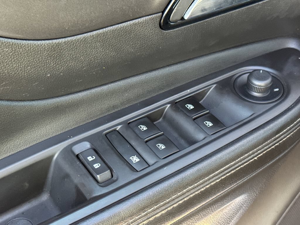 Used 2019 Buick Encore Sport Touring FWD image 19