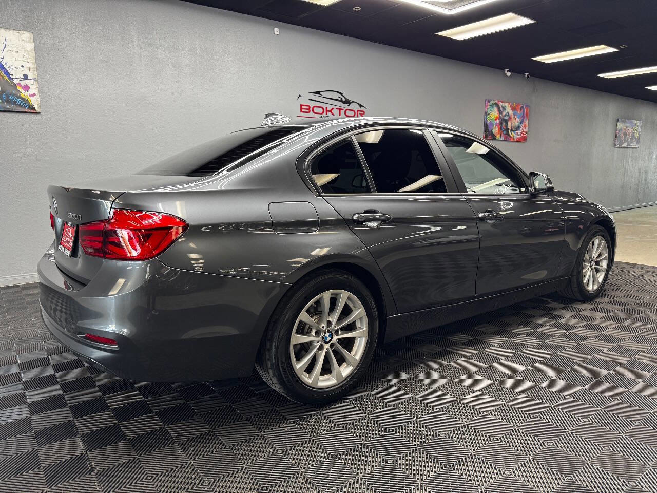 Used 2018 BMW 320i xDrive Sedan image 13