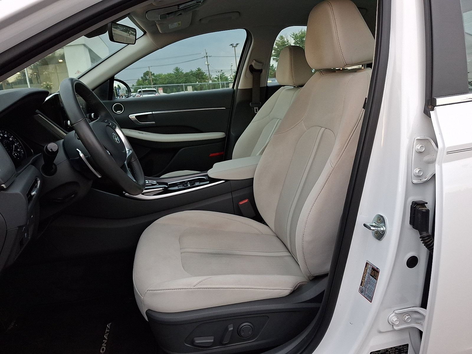 Certified 2022 Hyundai Sonata SEL w/ Cargo Package FWD image 14