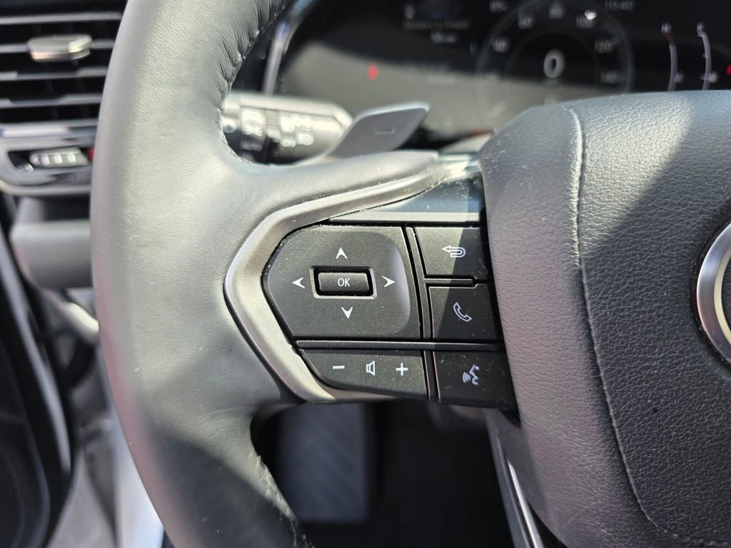 Used 2023 Lexus NX 250 FWD w/ Towing Package (2000 Lbs) image 18