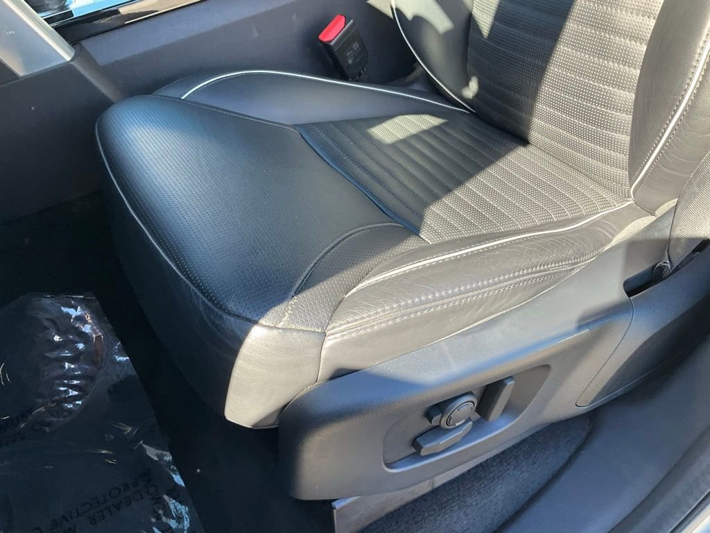 Used 2020 Land Rover Discovery HSE Luxury AWD/4WD image 16