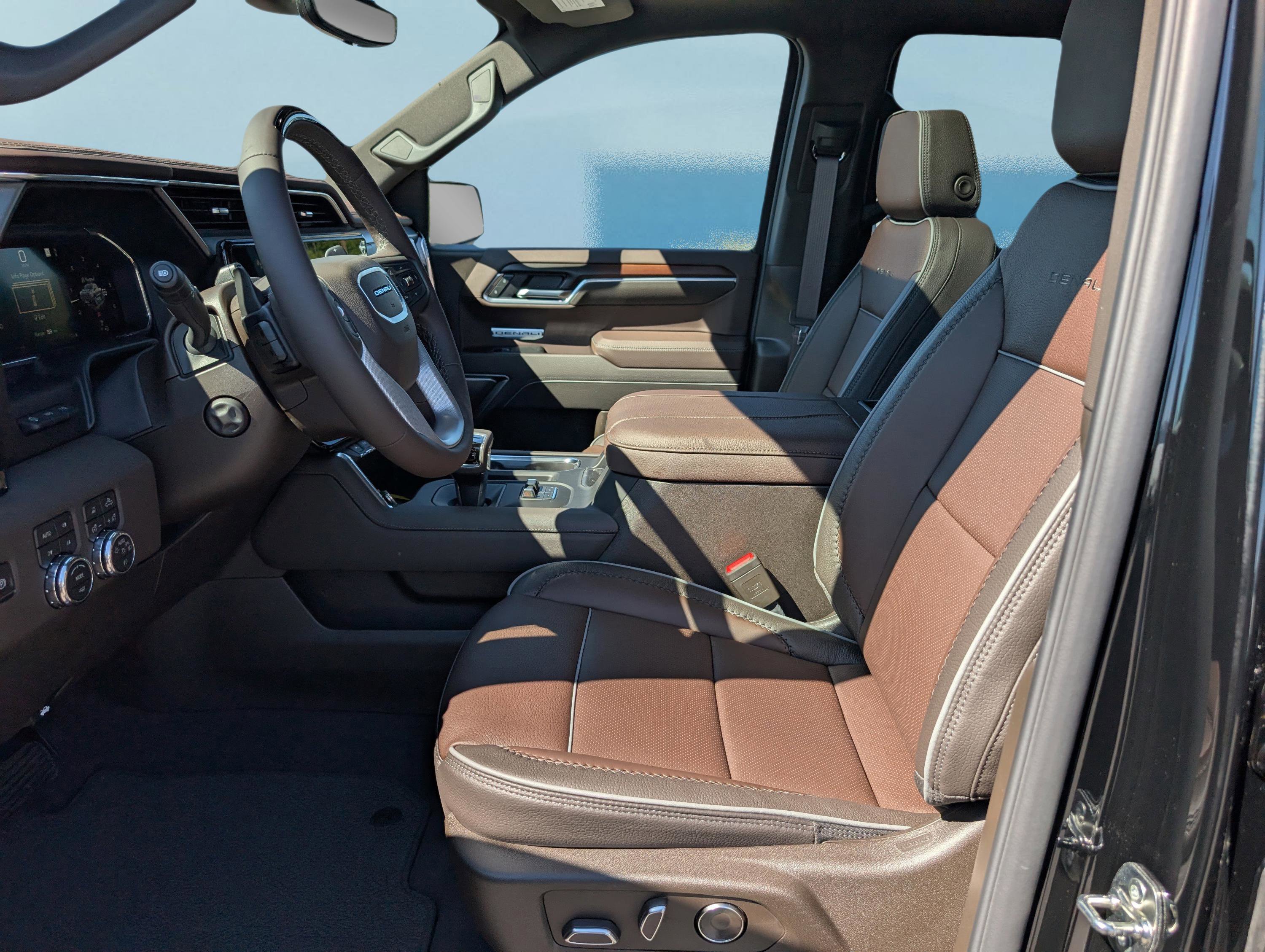 New 2026 GMC Sierra 1500 Denali w/ Technology Package AWD/4WD image 17